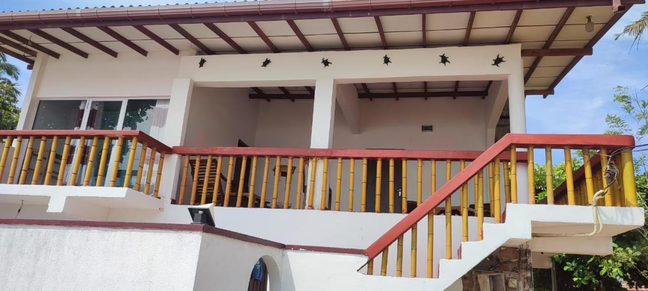 Kiralawella Beach Inn Matara Exteriör bild