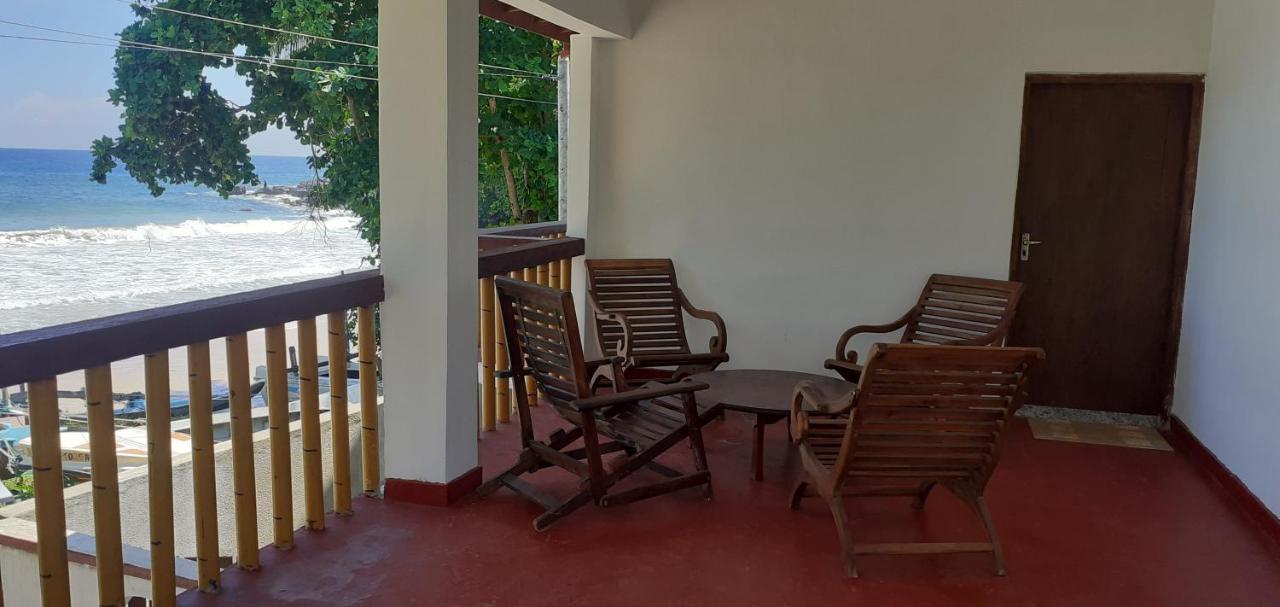 Kiralawella Beach Inn Matara Exteriör bild