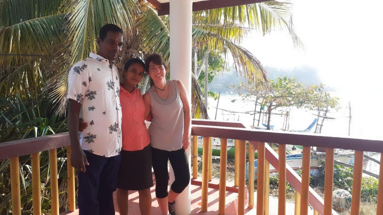 Kiralawella Beach Inn Matara Exteriör bild