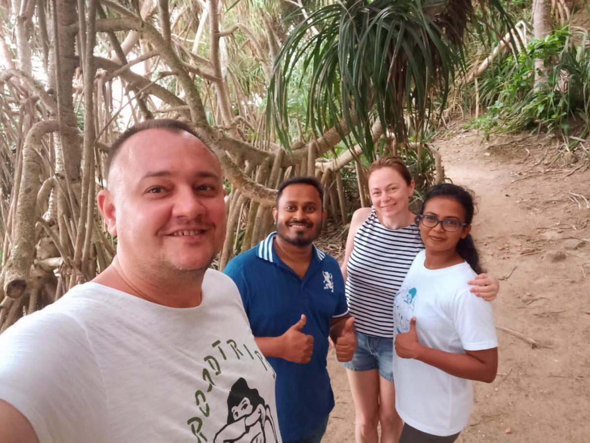 Kiralawella Beach Inn Matara Exteriör bild