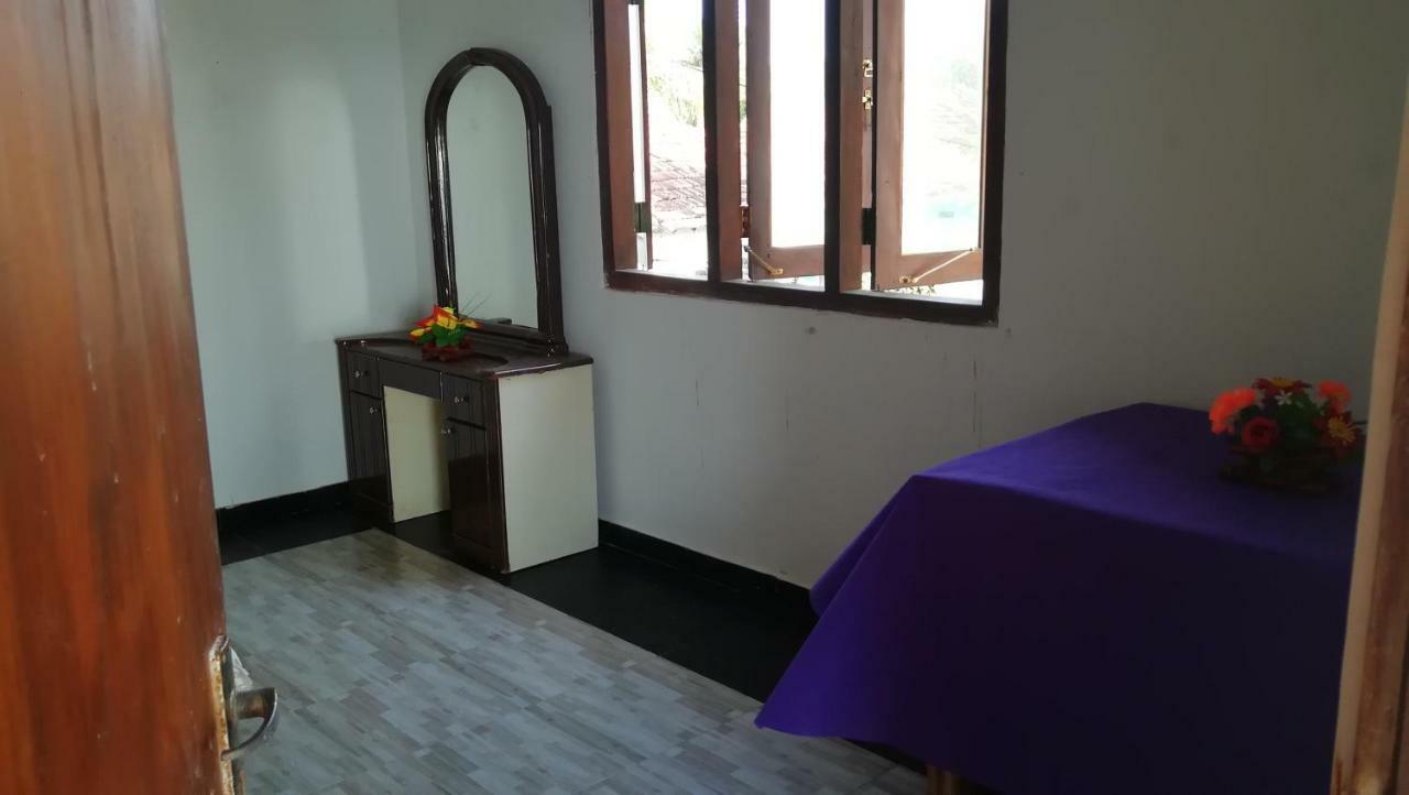 Kiralawella Beach Inn Matara Exteriör bild
