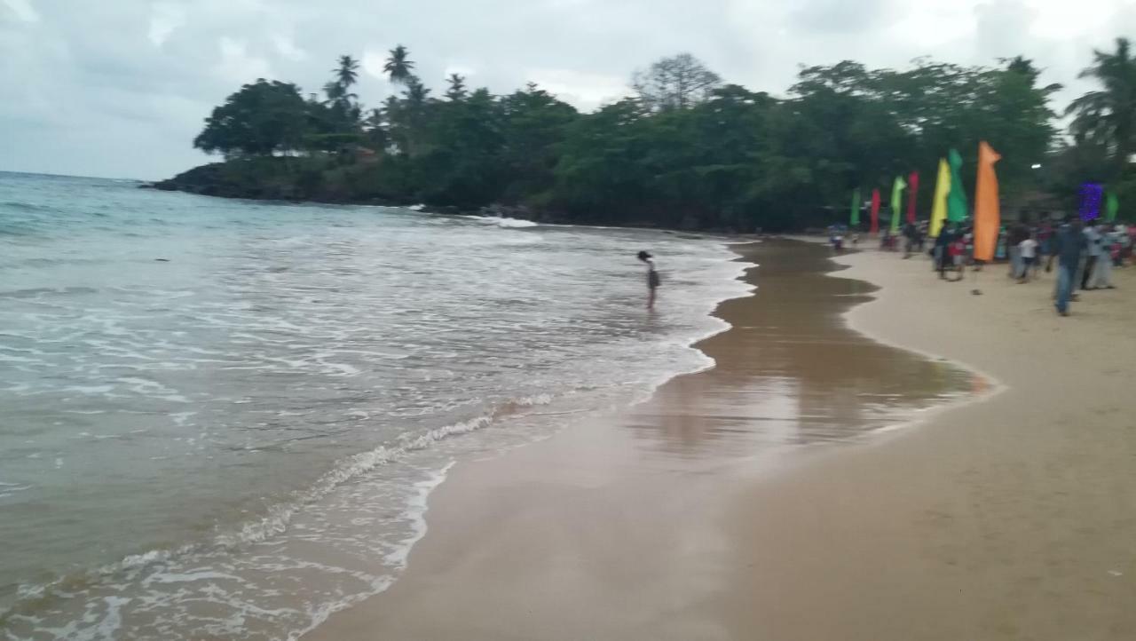 Kiralawella Beach Inn Matara Exteriör bild